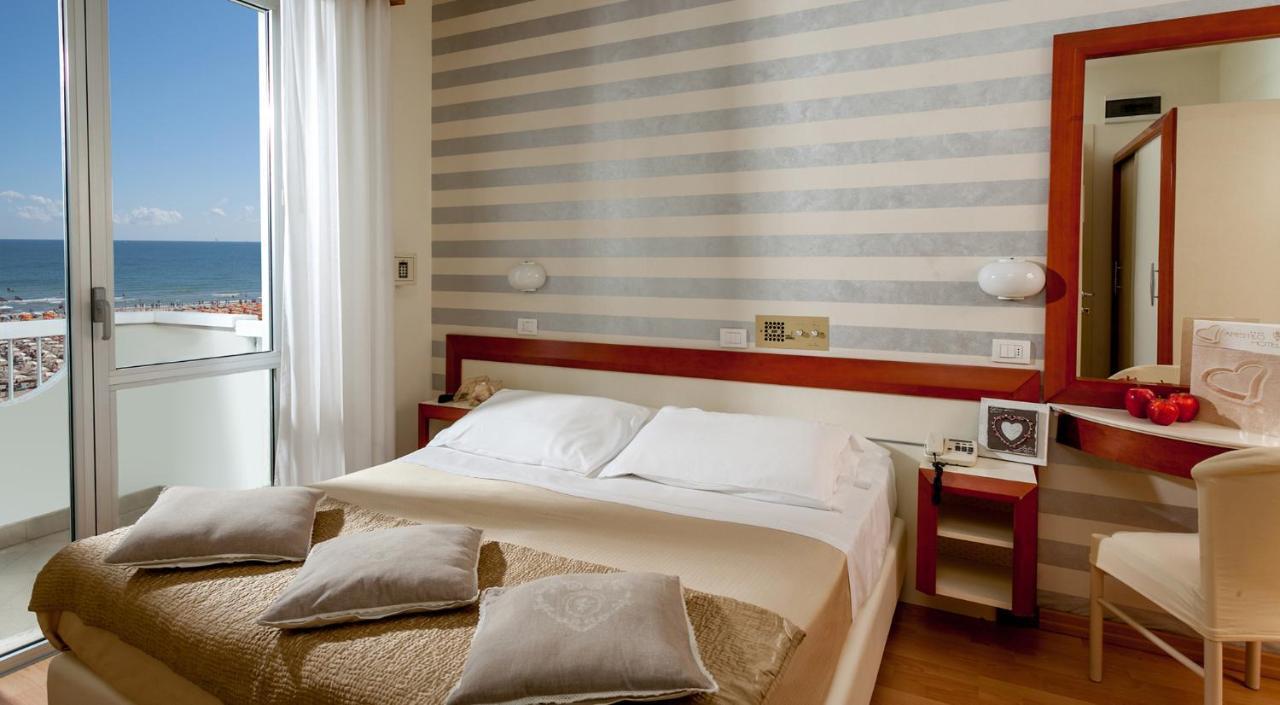 Hotel Aristeo Rimini Zewnętrze zdjęcie